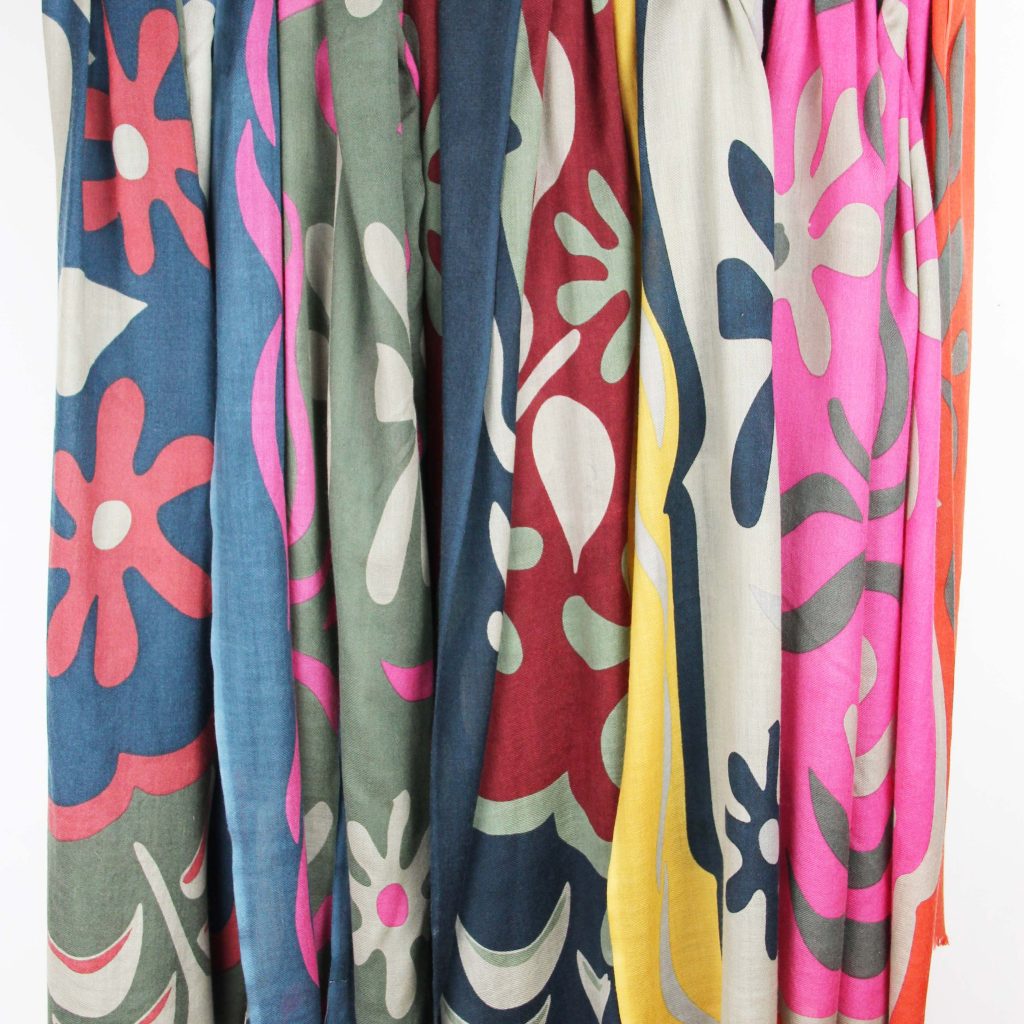 XL Wool Scarf Kamala Kaki - Image 3
