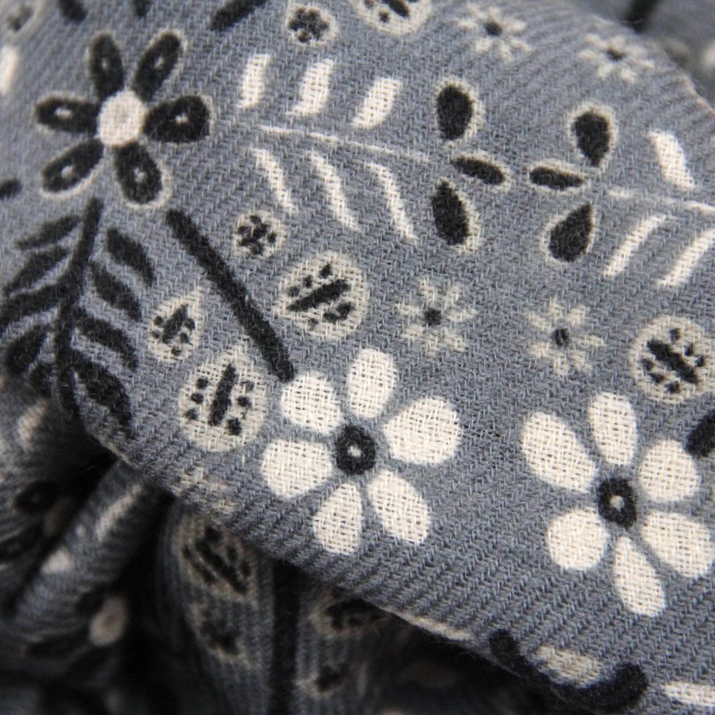 Wool Square Agata Gris Grey - Image 3